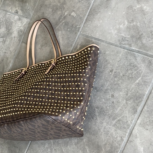 Michael Kors studded tote - Picture 4 of 11